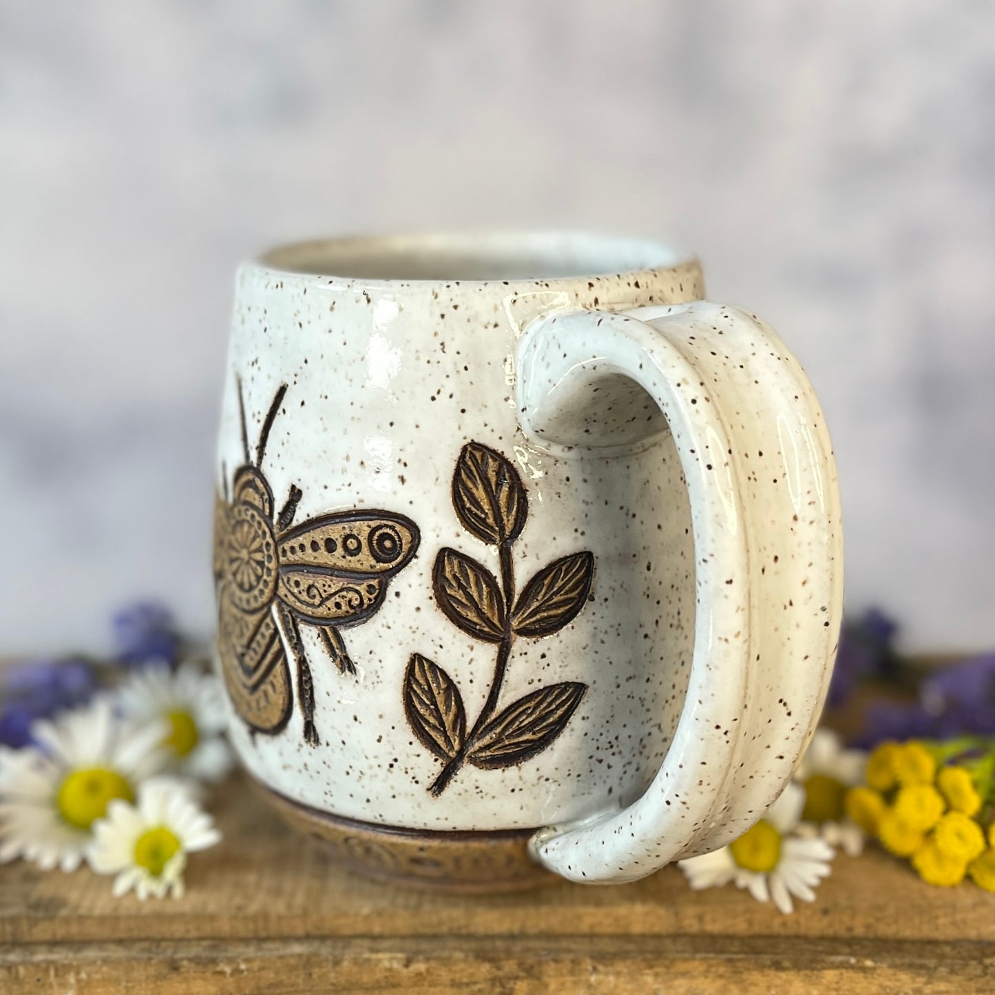 16. 18oz. Honeybee Mug