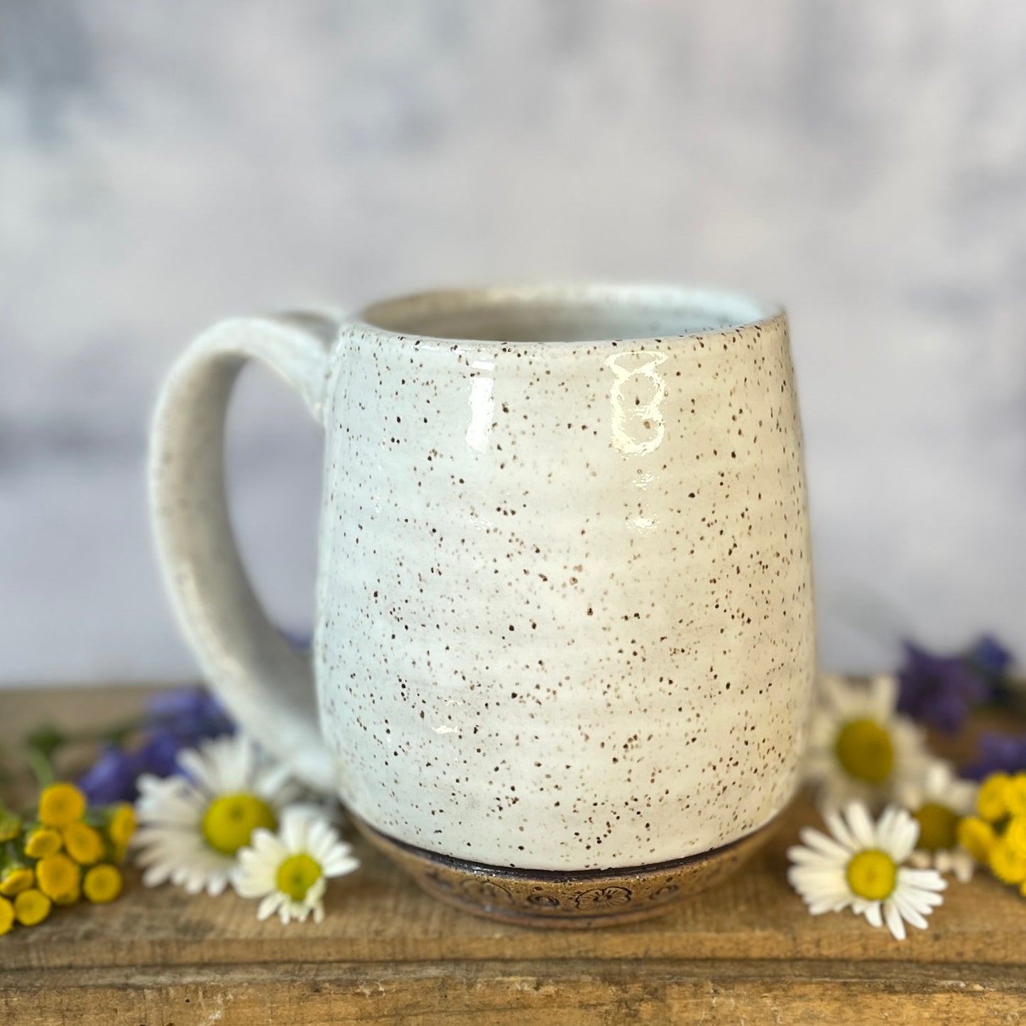 16. 18oz. Honeybee Mug