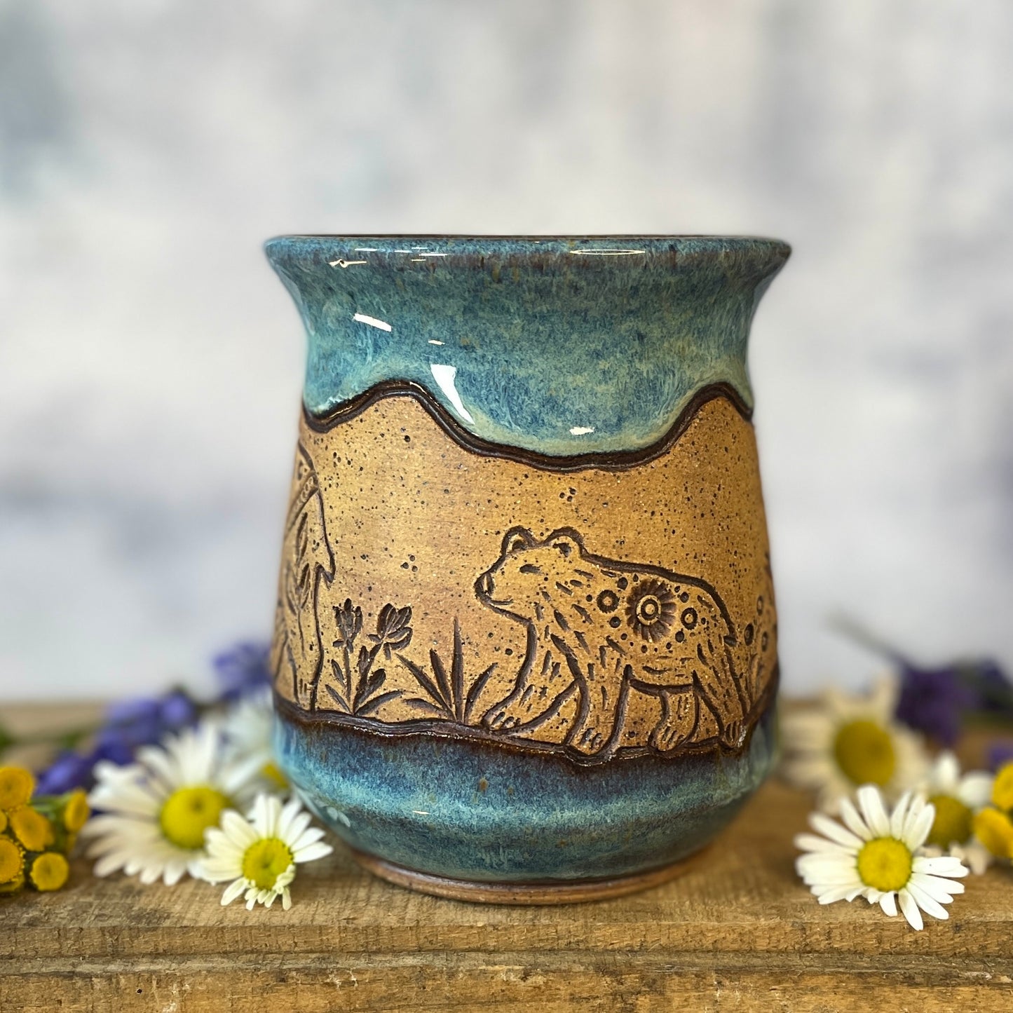 21. 16oz. Bear and Cubs Mug
