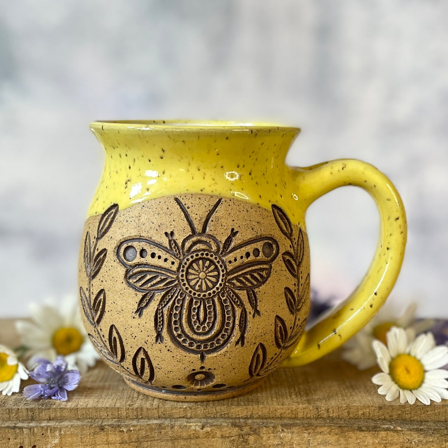 45. *Note* 18oz. Honeybee Mug