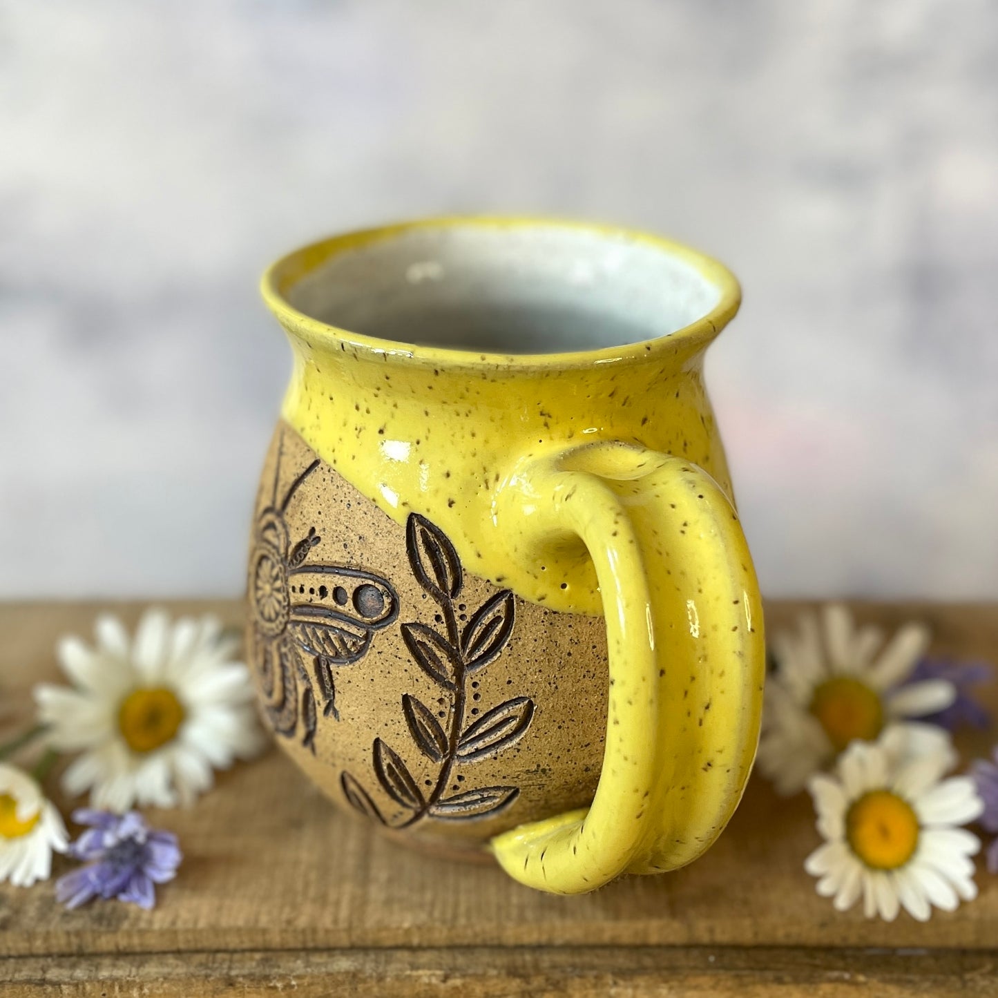 45. *Note* 18oz. Honeybee Mug