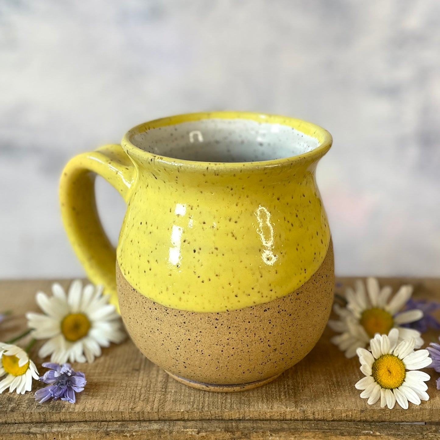 45. *Note* 18oz. Honeybee Mug