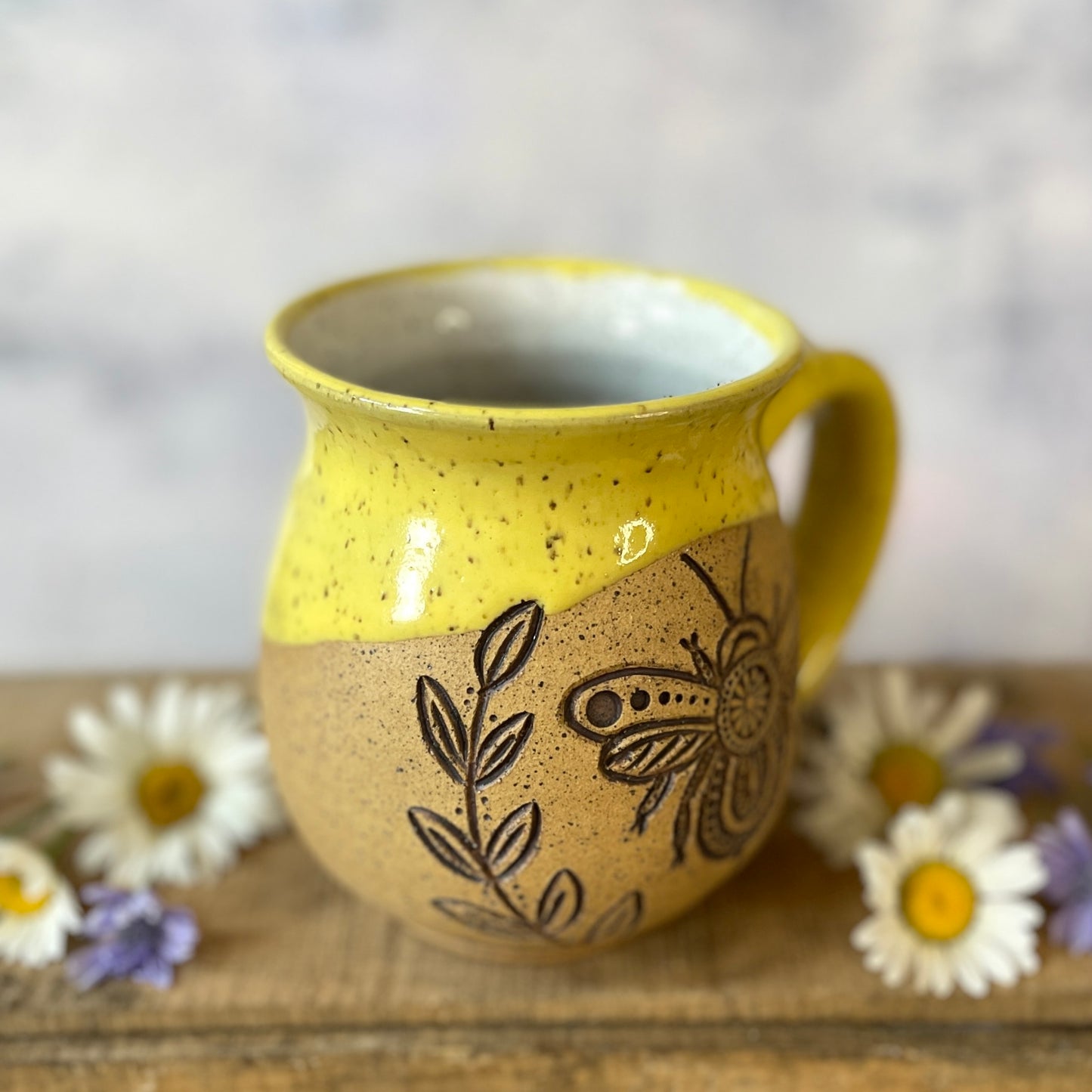 45. *Note* 18oz. Honeybee Mug