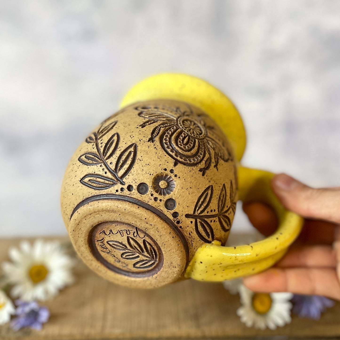 45. *Note* 18oz. Honeybee Mug