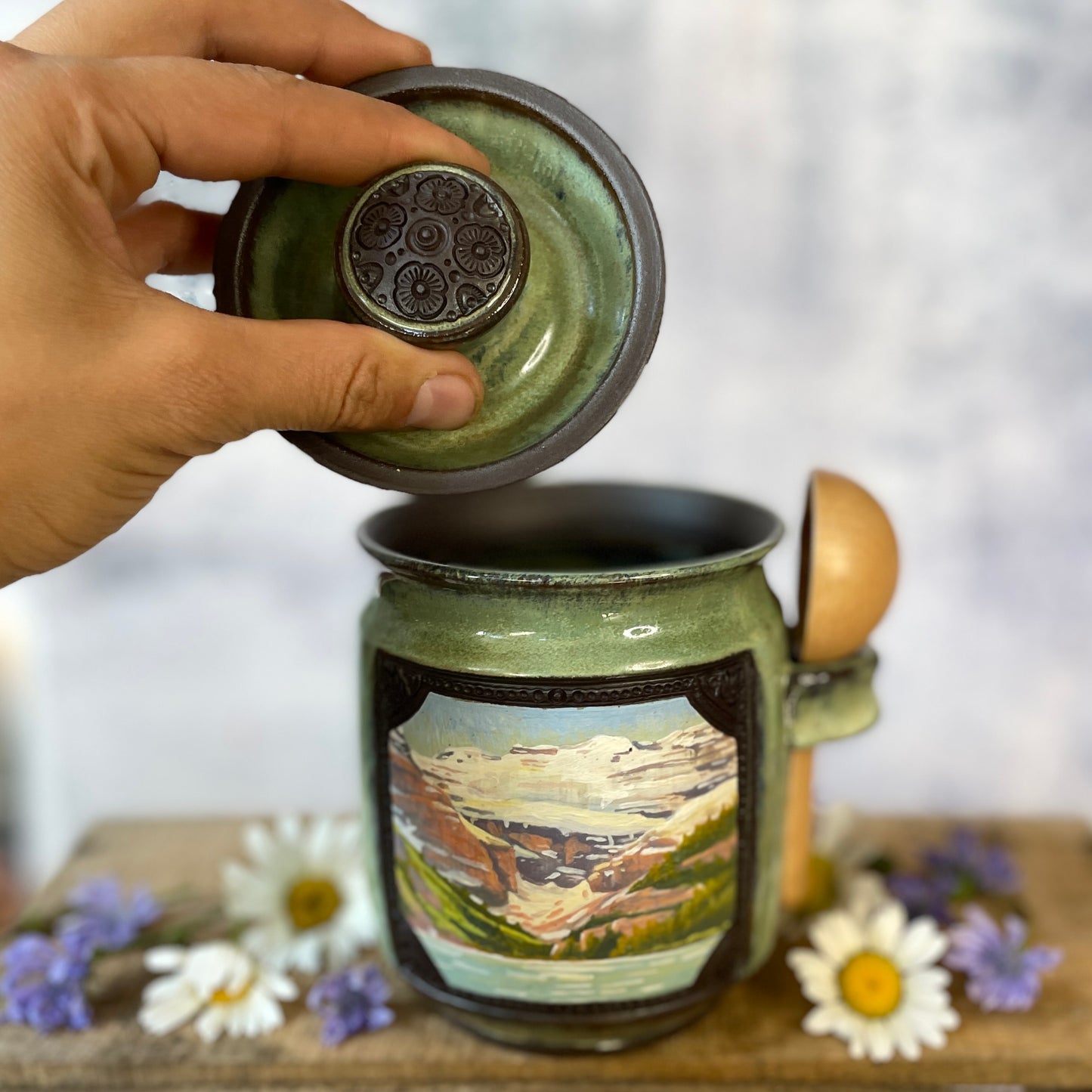 54. 19oz. Lake Louise jar with Scoop