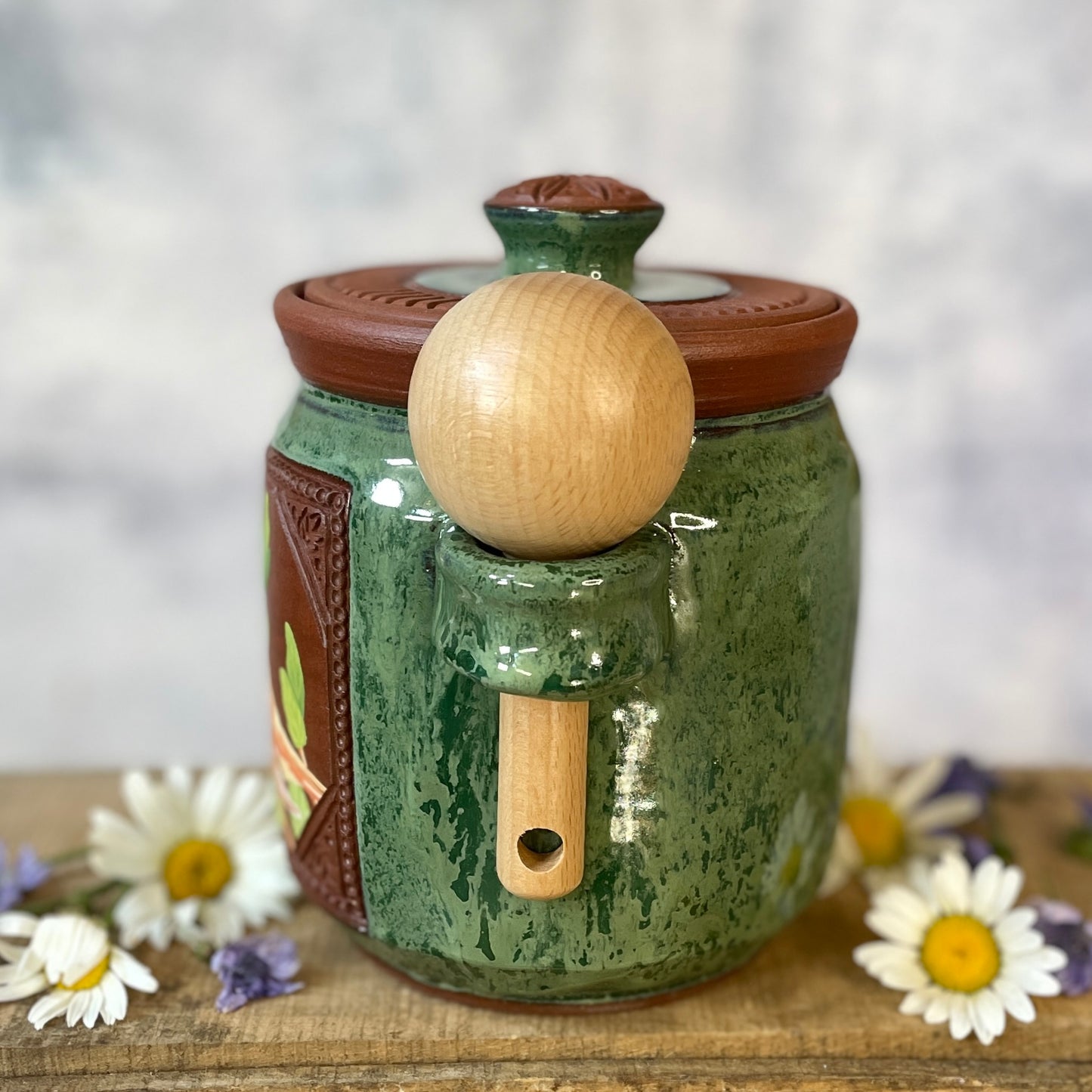 58. 34oz. White Crowned Sparrow Jar with Scoop