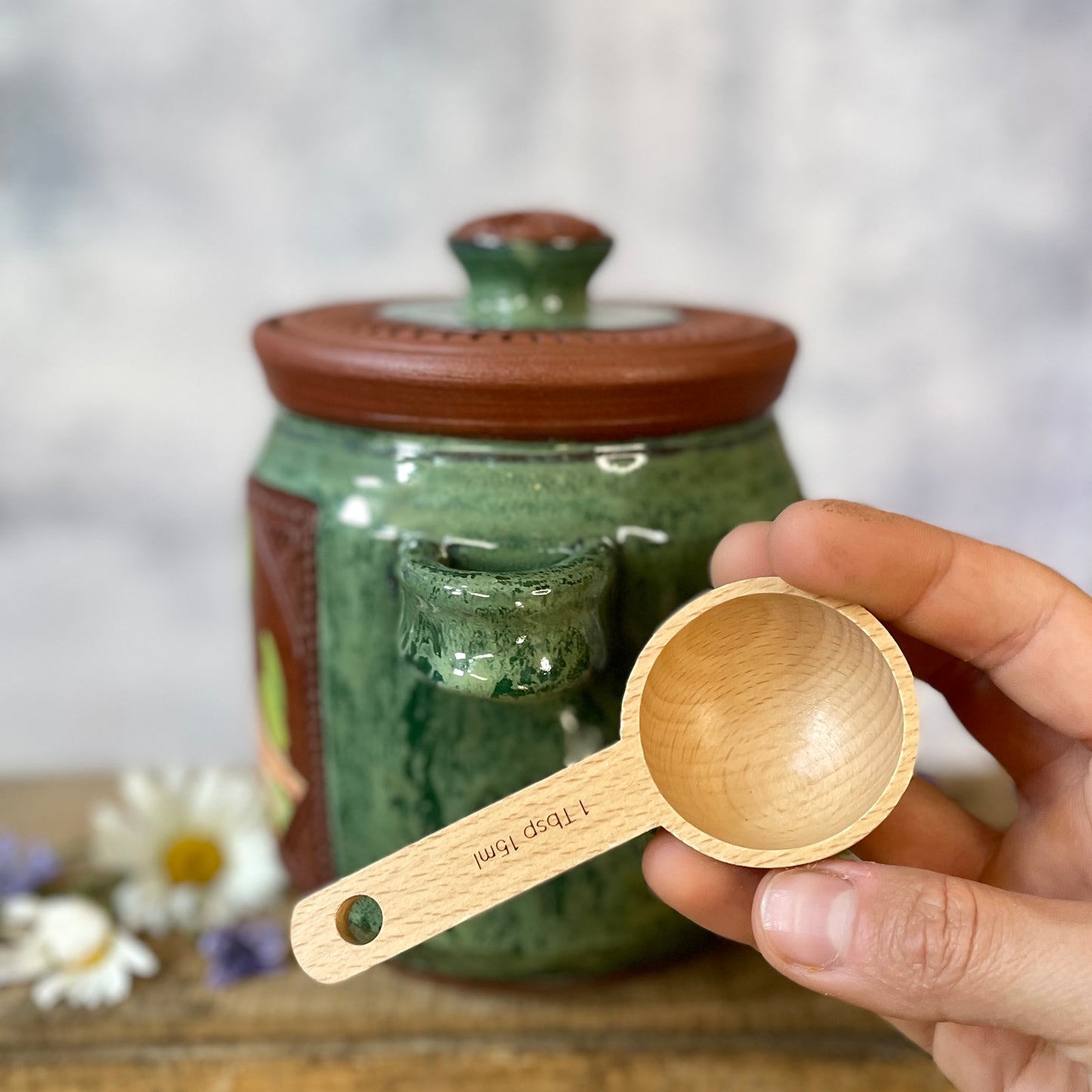 58. 34oz. White Crowned Sparrow Jar with Scoop