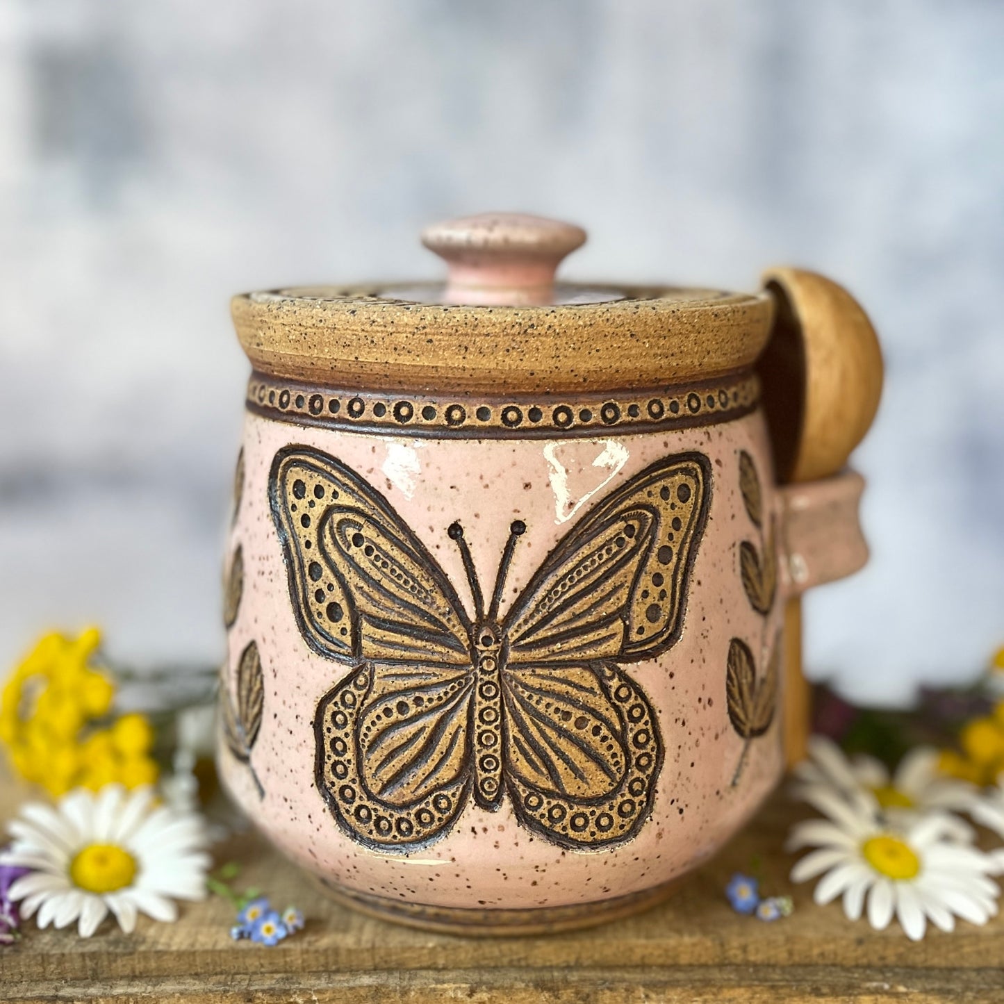 64. 26oz. Butterfly Jar with Scoop