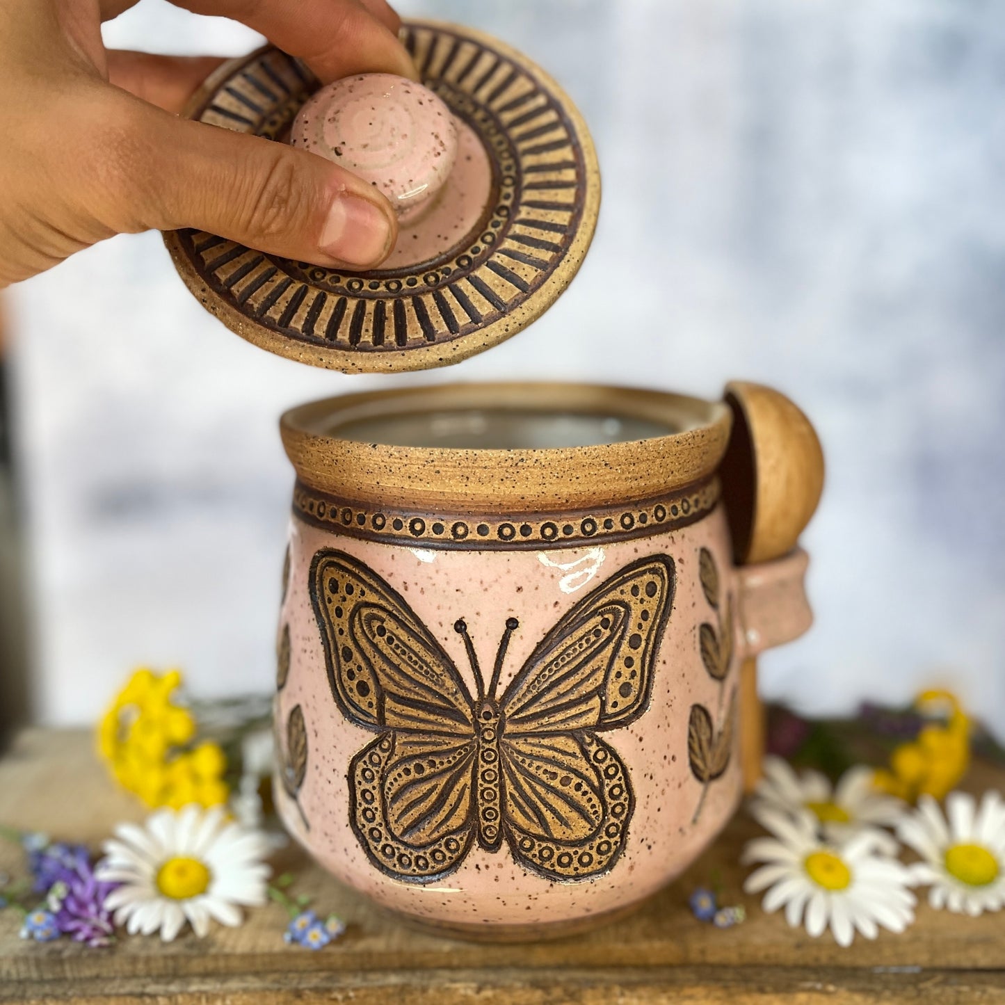 64. 26oz. Butterfly Jar with Scoop