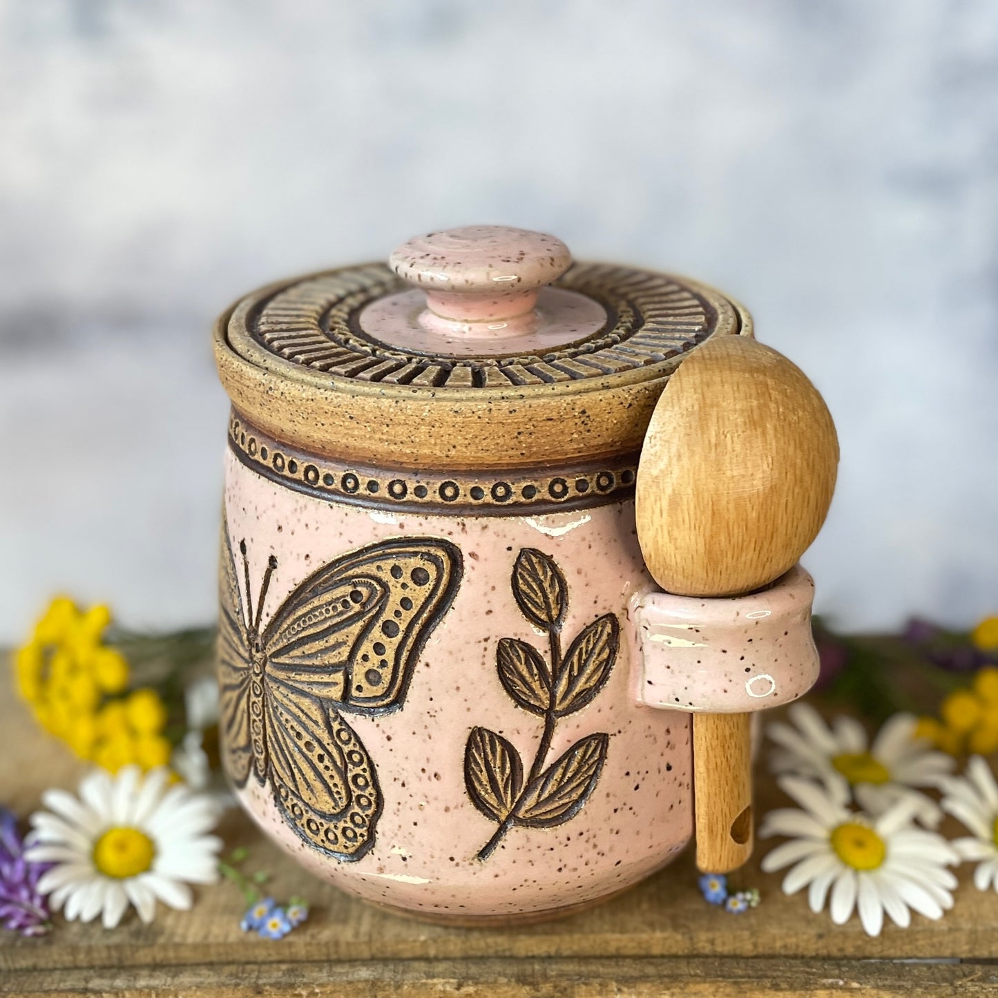 64. 26oz. Butterfly Jar with Scoop