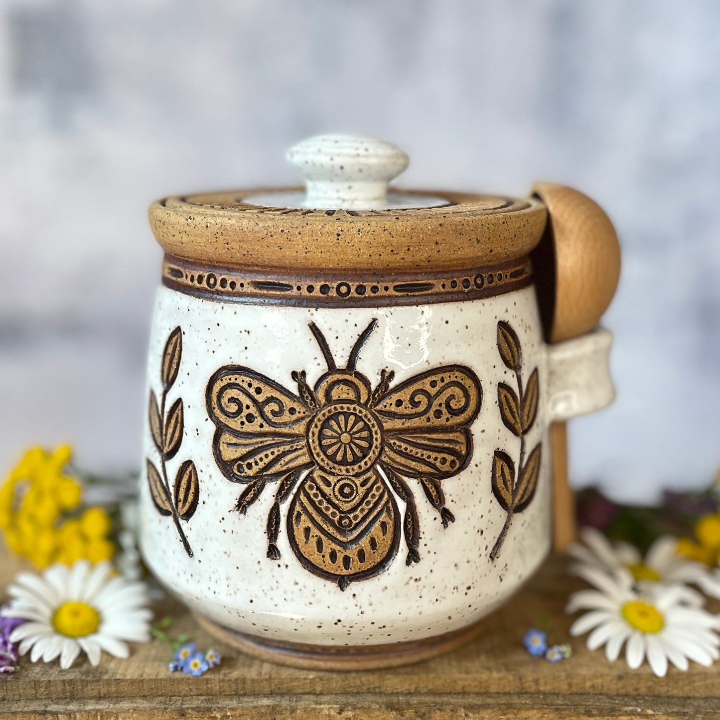 65. *Note* 26oz. Honeybee Jar with Scoop