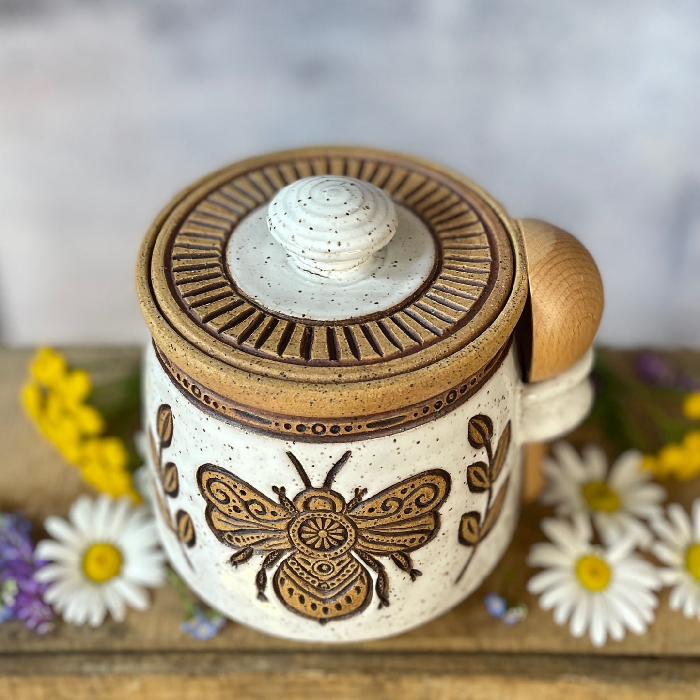65. *Note* 26oz. Honeybee Jar with Scoop
