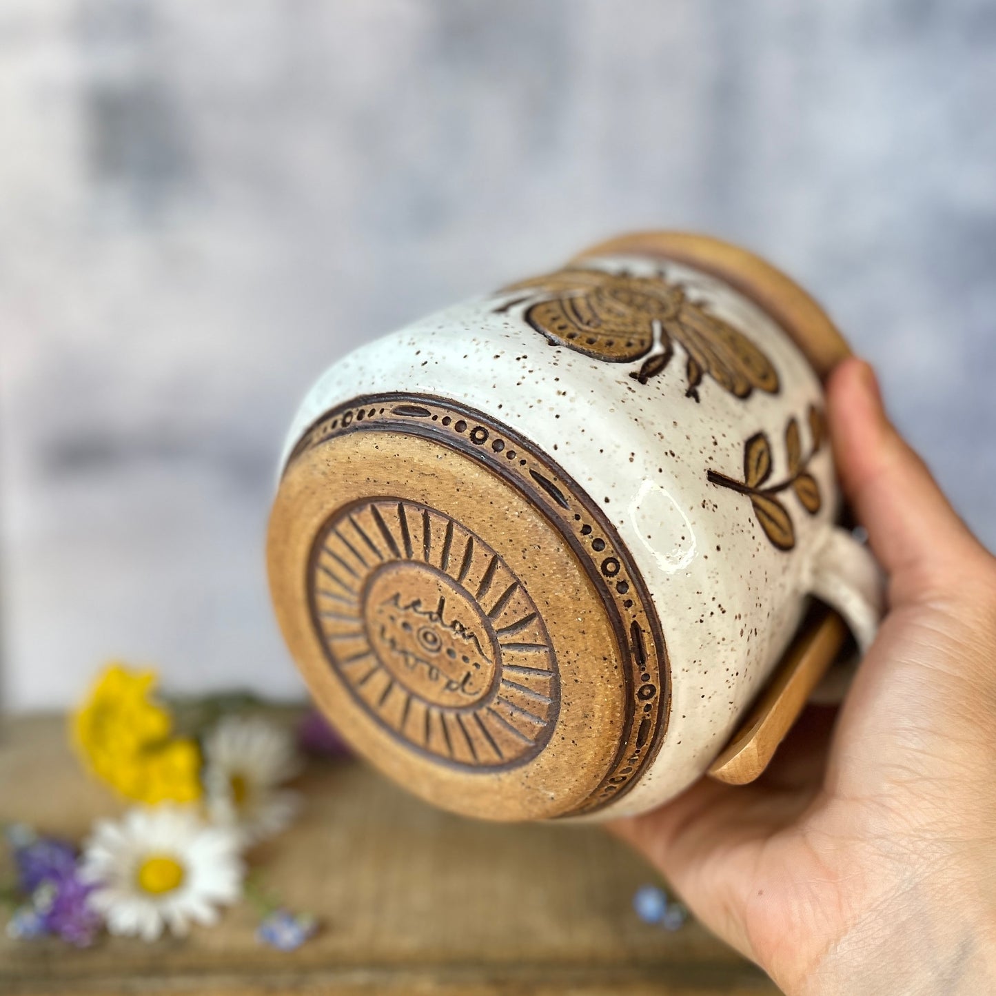 65. *Note* 26oz. Honeybee Jar with Scoop