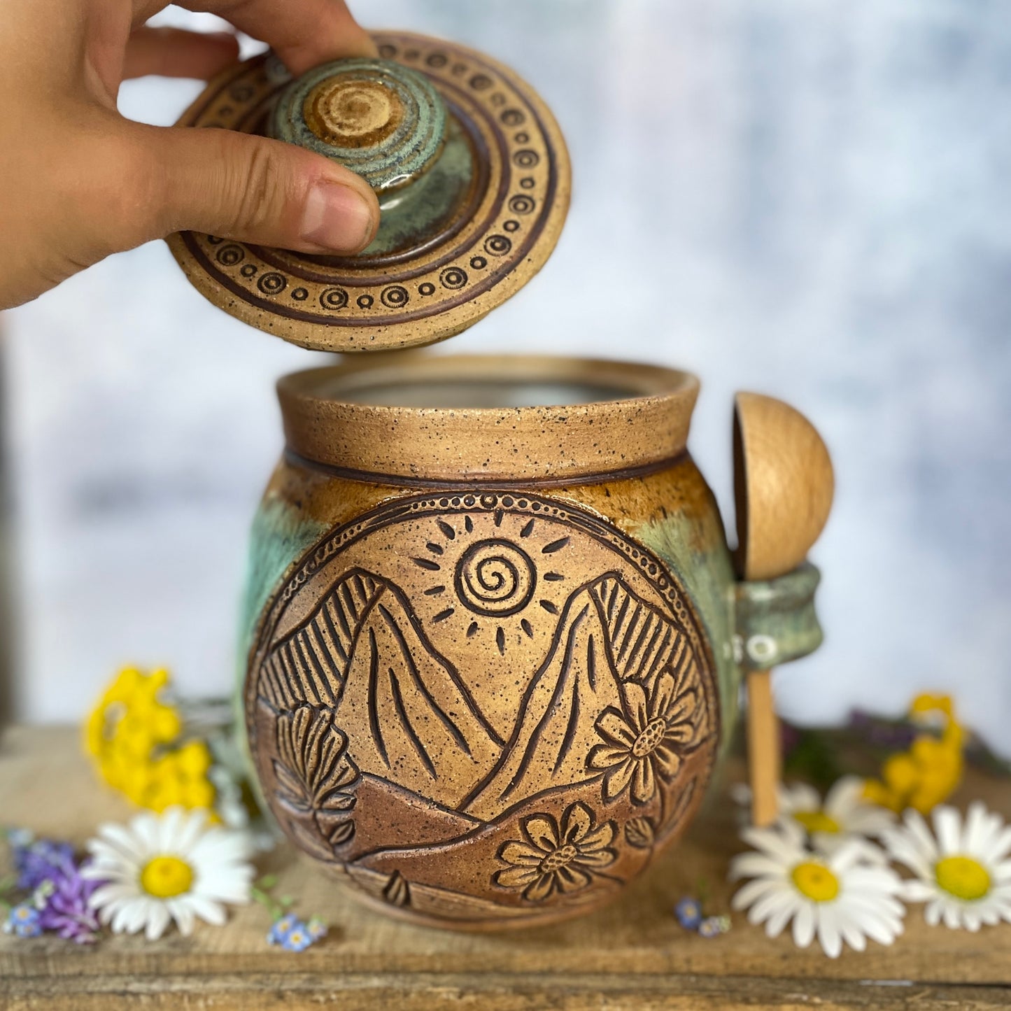 67. 32oz. Mountain Wildflower Jar with Scoop