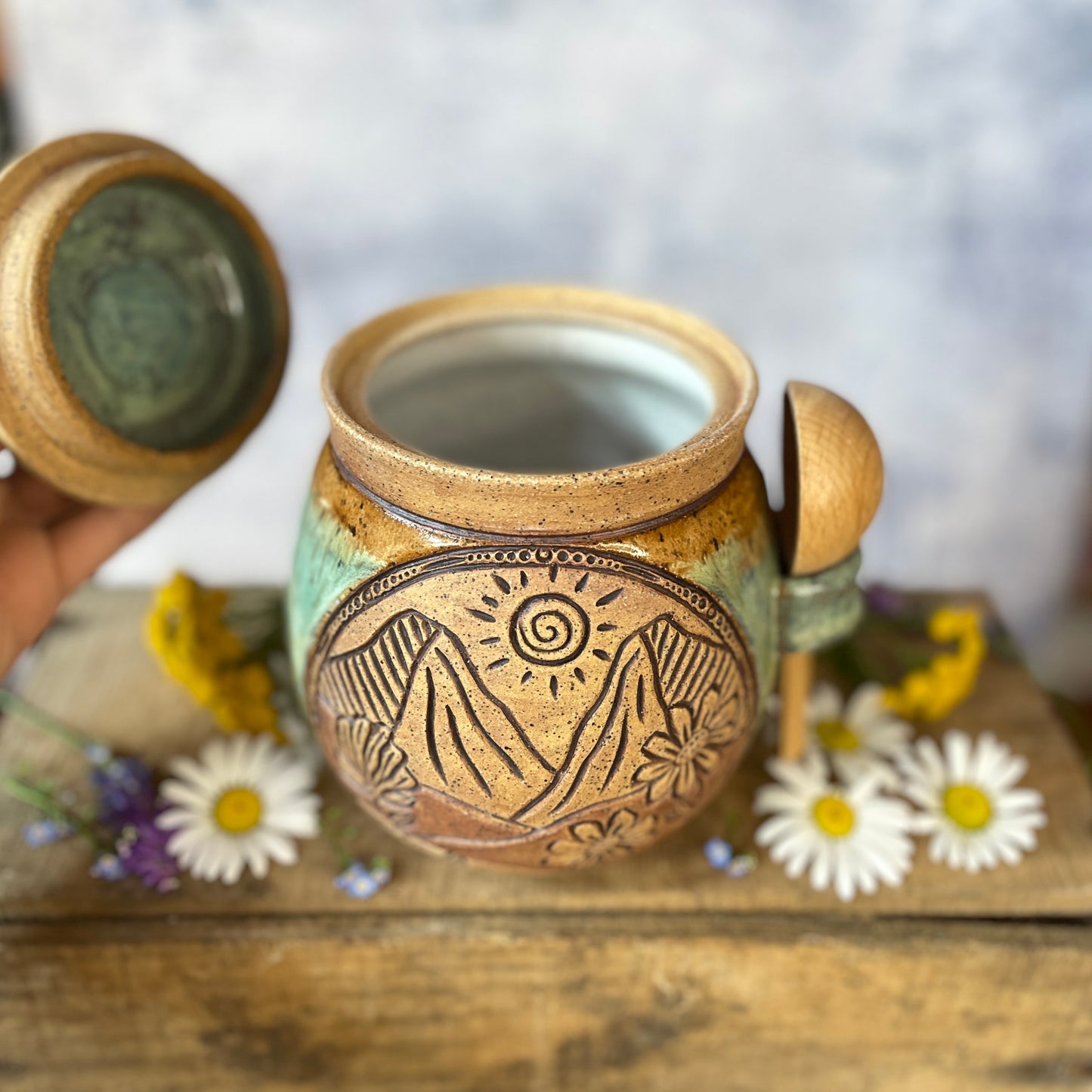 67. 32oz. Mountain Wildflower Jar with Scoop