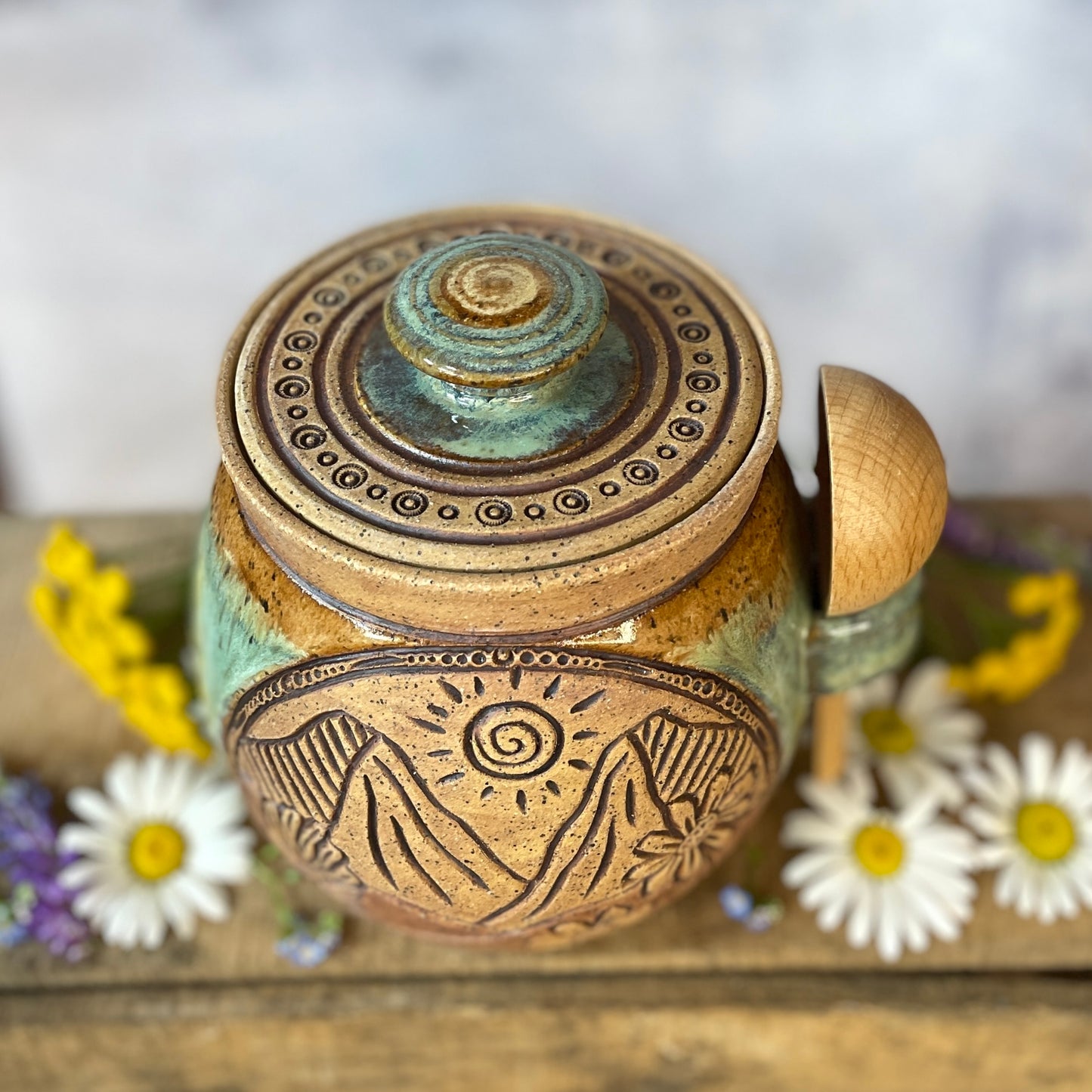 67. 32oz. Mountain Wildflower Jar with Scoop
