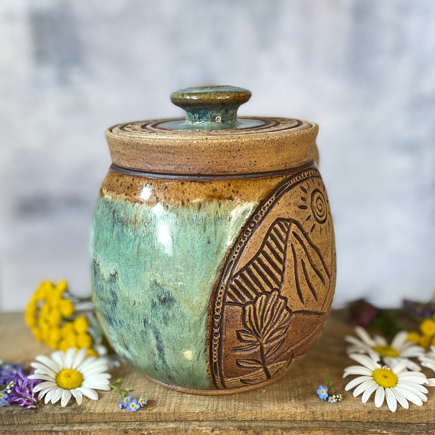 67. 32oz. Mountain Wildflower Jar with Scoop