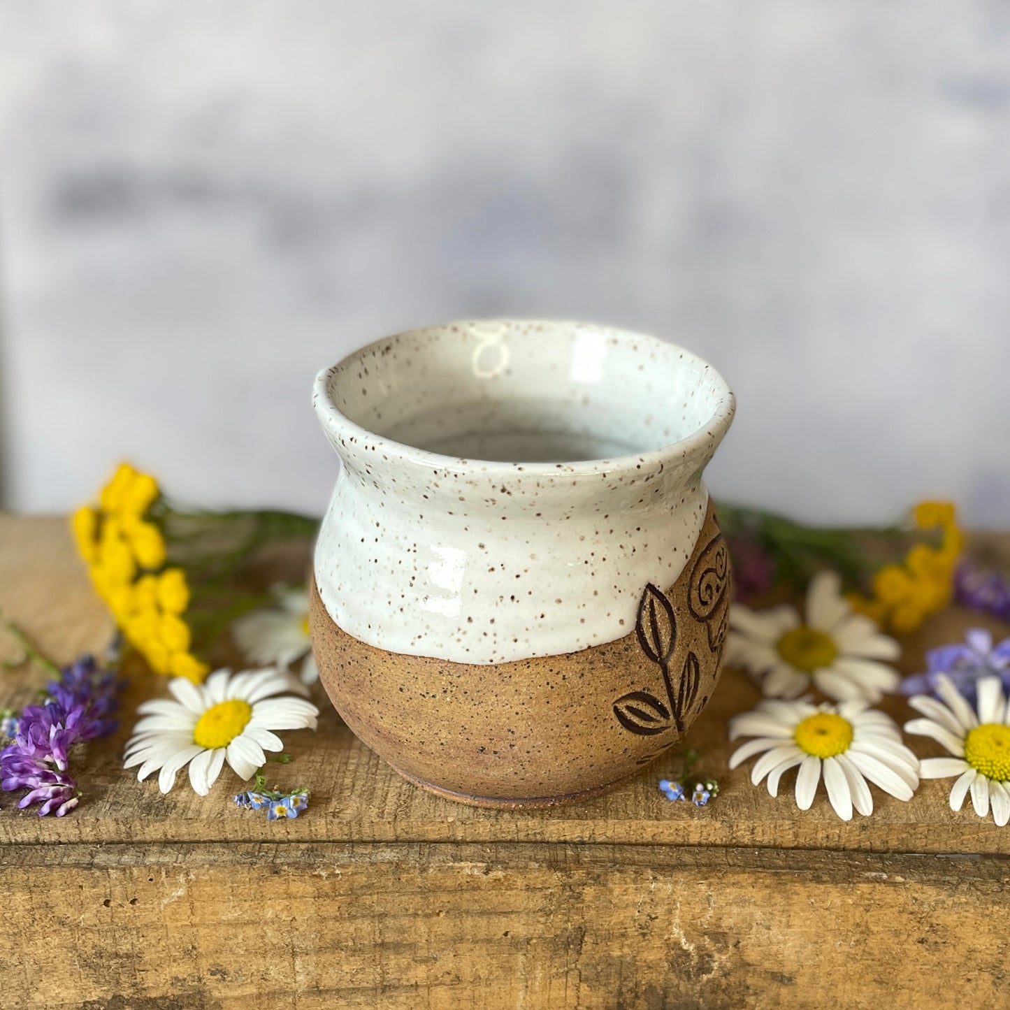 77. 7oz. Honeybee Mini Mug