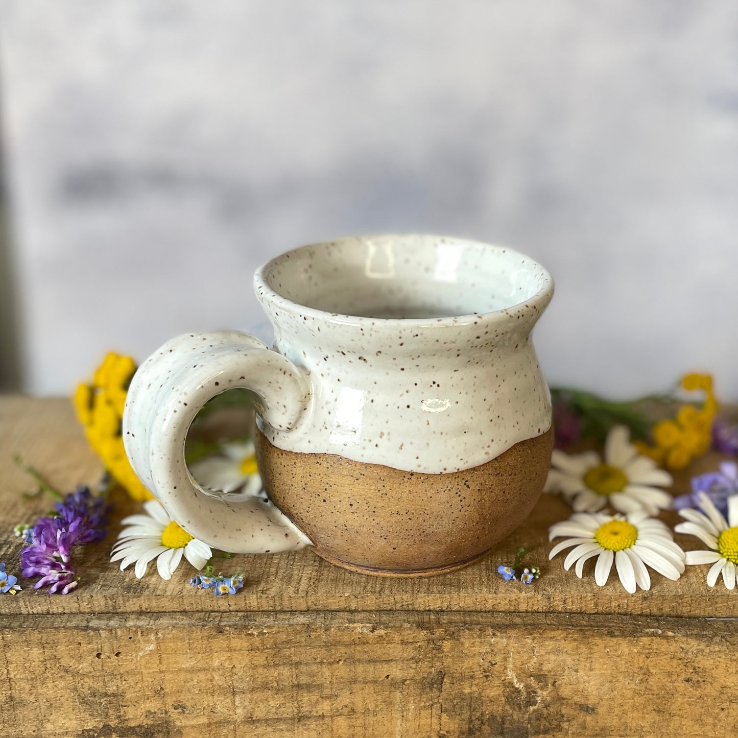 77. 7oz. Honeybee Mini Mug