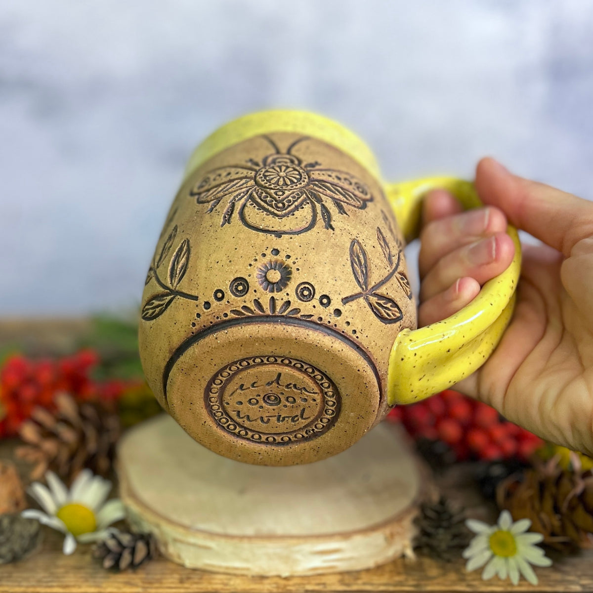 13. 18oz. Honeybee Mug