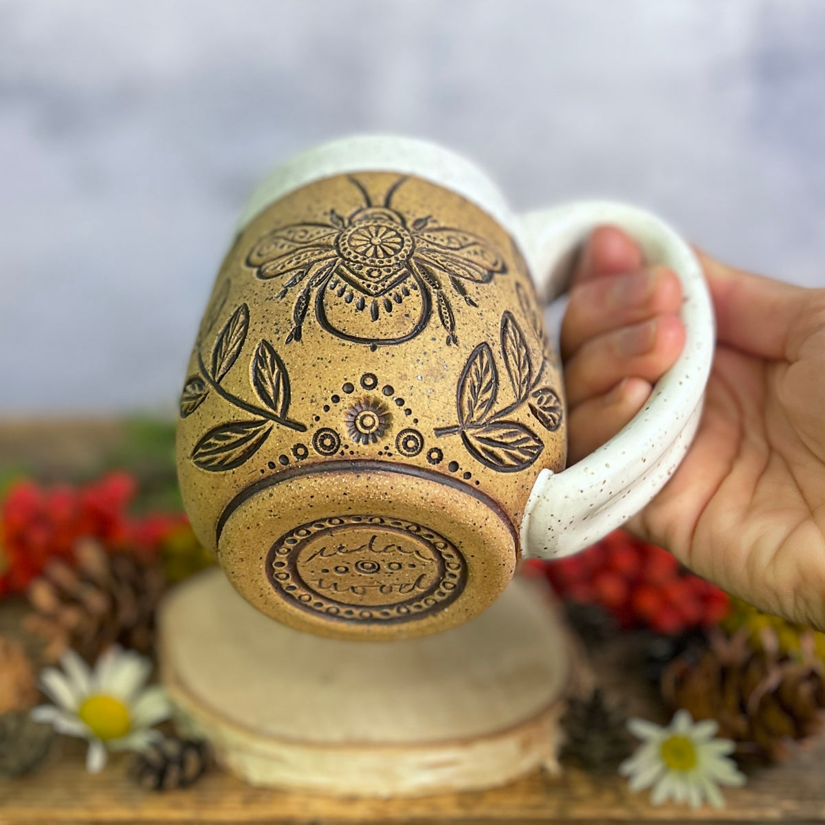 14. 18oz. Honeybee Mug